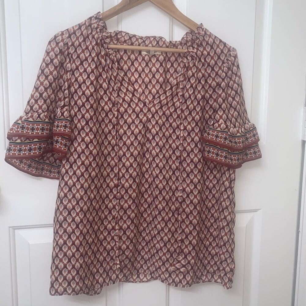 MAX‎ STUDIO Keyhole Top. NWOT. Large